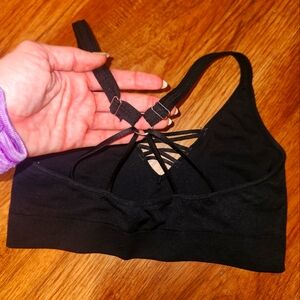 Puma strapy sport bra